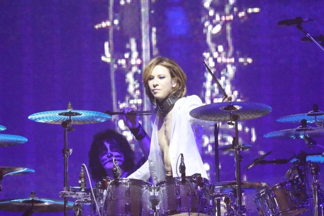 YOSHIKI en concierto con KISS